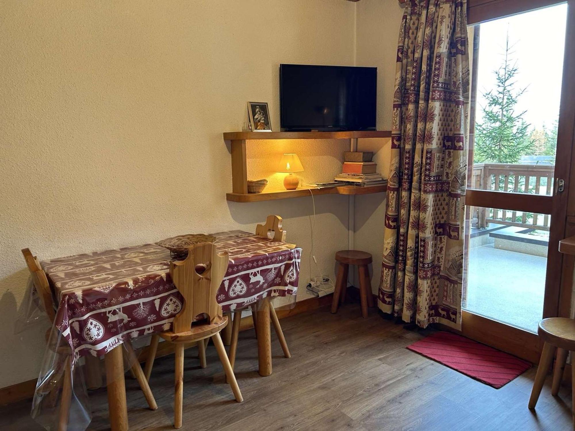 Studio 2/4 Pers, Acces Pistes Et Piscine, Proche Commerces, Meribel - Fr-1-180-297 エクステリア 写真